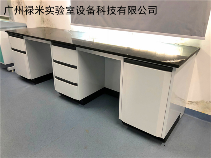 實(shí)驗(yàn)臺(tái)上面的配套設(shè)施如何安置？