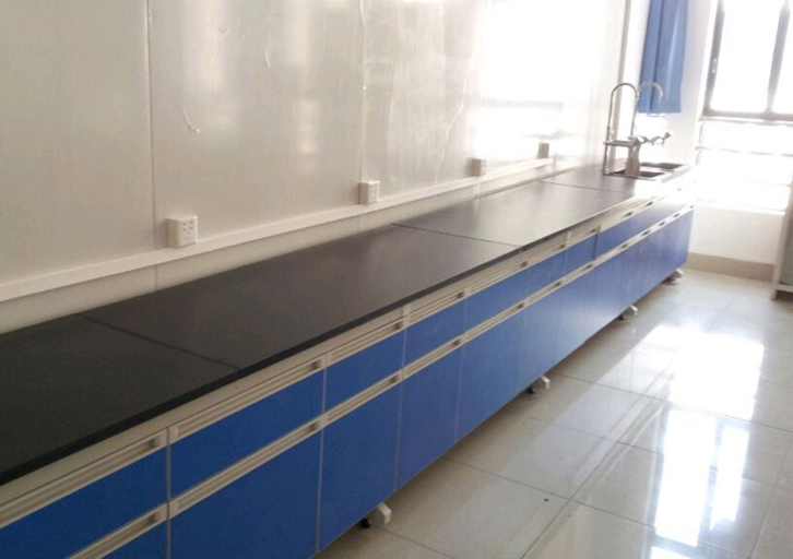 環(huán)氧樹脂、理化板材質(zhì)的實(shí)驗(yàn)臺(tái)的清洗